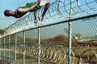 RazorWireJumper